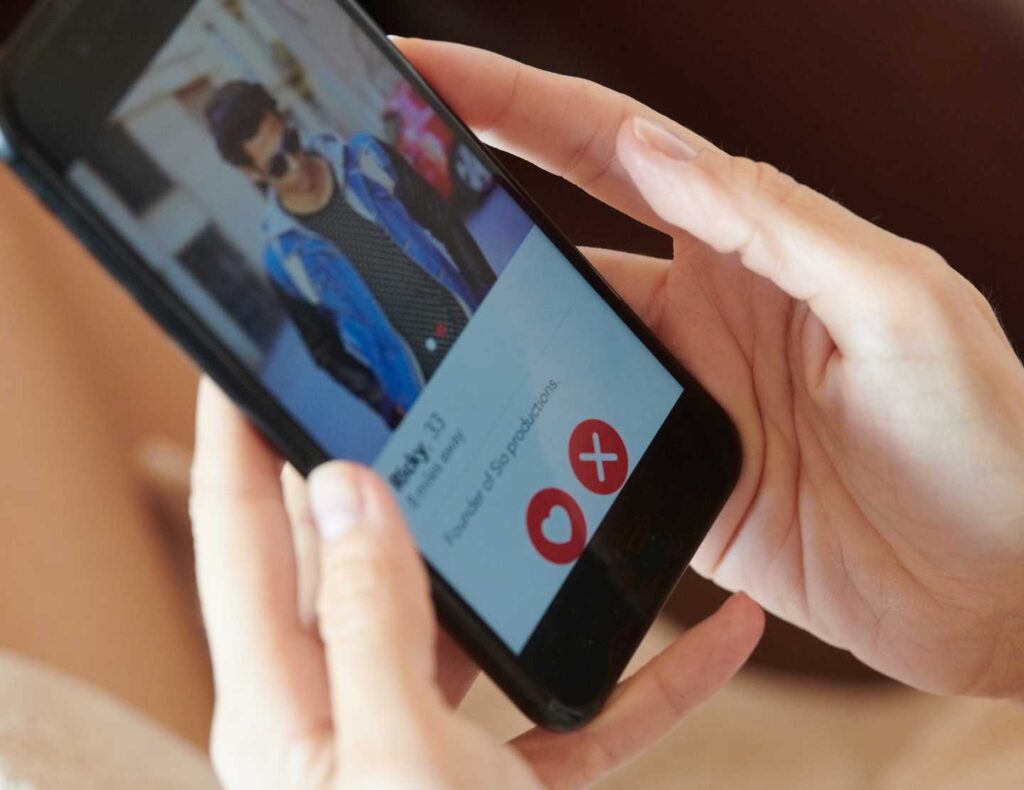  C MO FUNCION Y QU ES TINDER CONOCE LOS DETALLES
